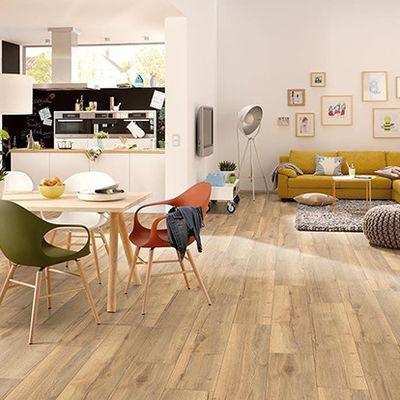 Pavimenti in SPC di qualità commerciale da 4 mm con stile di design moderno e materiale resistente