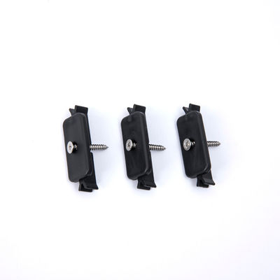 Materiale grezzo PP Plastico Wpc Fasciatore per pavimenti con clip in acciaio inossidabile