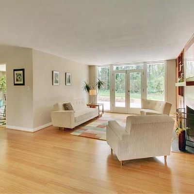 Pavimenti in bambù in colore naturale per una finitura alta lucentezza