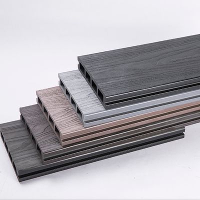 SGS Certified Composite WPC Decking con supporto tecnico online e caratteristica anti-caduta