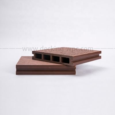 SGS Certified Composite WPC Decking con supporto tecnico online e caratteristica anti-caduta