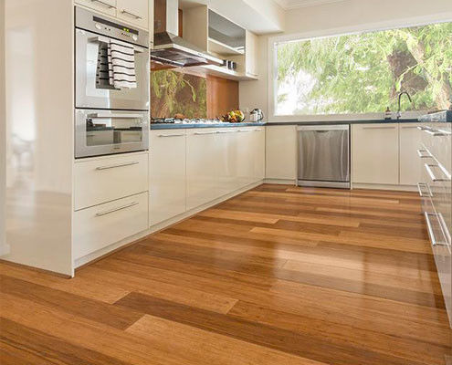 Scopri la bellezza del pavimento in bambù ecologico per un'architettura sostenibile