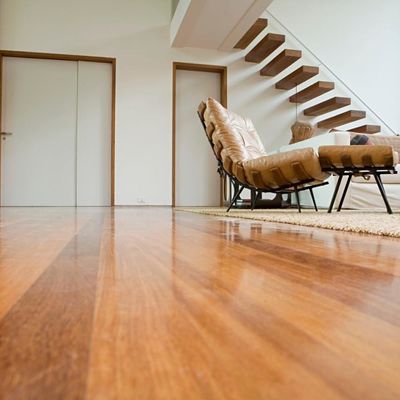 Scopri la bellezza e la durata dei pavimenti in legno a tre strati red oak
