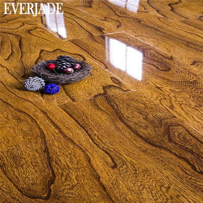 Pavimenti laminati a superficie liscia e di piccole dimensioni per la formazione in loco all'interno di EVERJADE