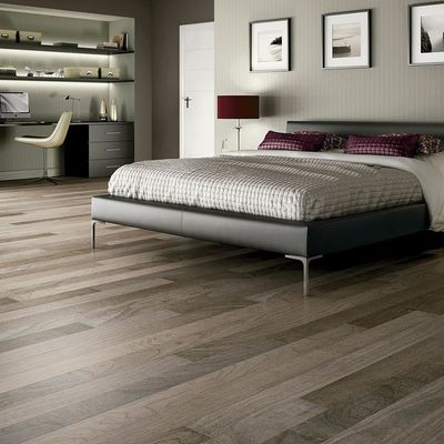 Pavimenti in legno di quercia rossa per un design liscio di aringhe in domanda