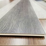 Pavimenti SPC a grano di legno impermeabile Moderno design per spazi residenziali e commerciali