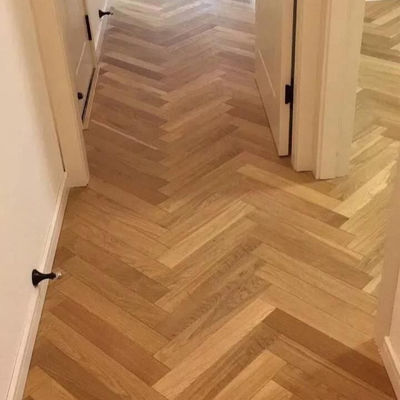 Pavimenti in legno di lusso SPC colore naturale Fishbone Herringbone Click Vinyl 4mm-8mm