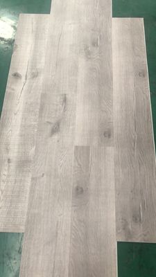 Pavimenti a colori semplici a spc clic realizzati con materiali vergini al 100% per un'installazione facile
