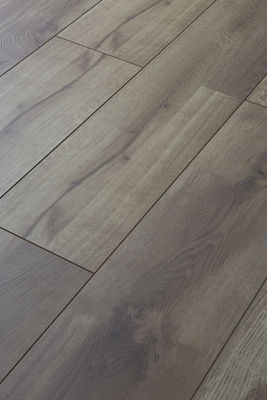 AC4 Tasso di resistenza all'usura T G Pavimento laminato Macchina per il naso delle scale per pavimenti di ingegneria