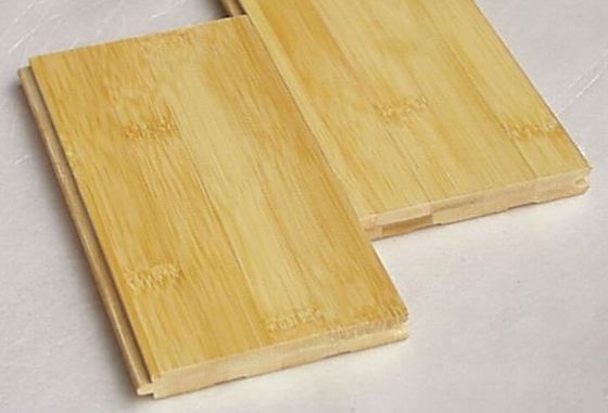 Trasforma il tuo spazio con pavimenti di legno laminato resistenti all'acqua