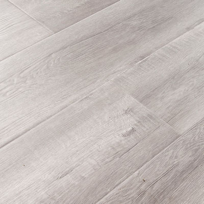 Esperienza di pace e tranquillità con AC12 pavimenti laminati Funzione insonorizzazione inclusa