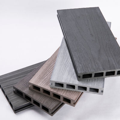 Trasforma il tuo giardino con una recinzione composita di legno di giada e plastica