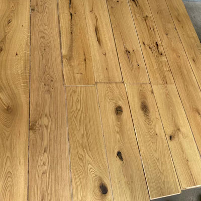 Pavimenti in legno massello di 15 mm, progettati su misura, pavimenti in teak e noce.