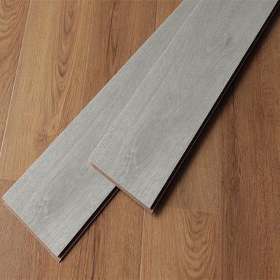Struttura a 3 strati da 10 mm Pavimenti in legno ingegneristico a base di quercia bianca tedesca spazzolata