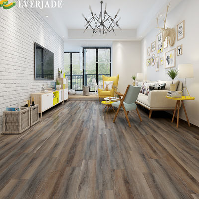 Pavimenti a prova d'acqua per design moderno