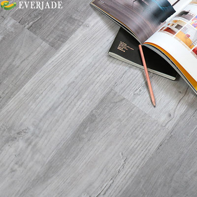 Durabile Giappone Rosso SPC Piano a chiavi Colore di pavimento SPC Colore di pavimento in legno 6'x36