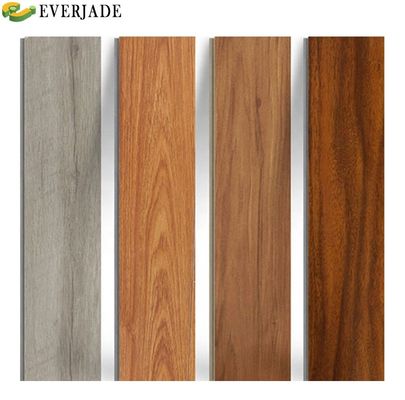 Densità di capacità durevole Pavimenti laminati a grano di legno da 12 mm con modello di aringhe