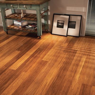 Pavimenti in bambù in colore naturale per una finitura alta lucentezza