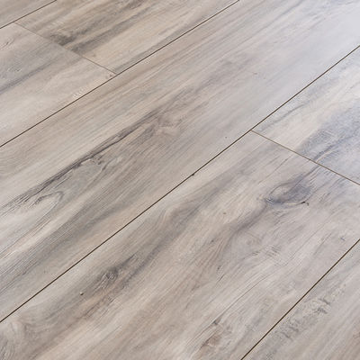 Pavimenti in legno laminato impermeabile da 8 mm a effetto grano di legno con modello di bisella a scanalatura U