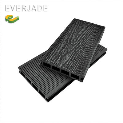Tavole di rivestimento con superficie antiscivolo in legno e plastica in Australia