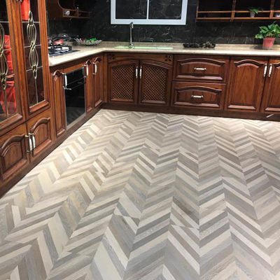 Pavimenti SPC facile clic Acque resistenti Pavimenti ignifughi per ambienti interni 4mm 5mm