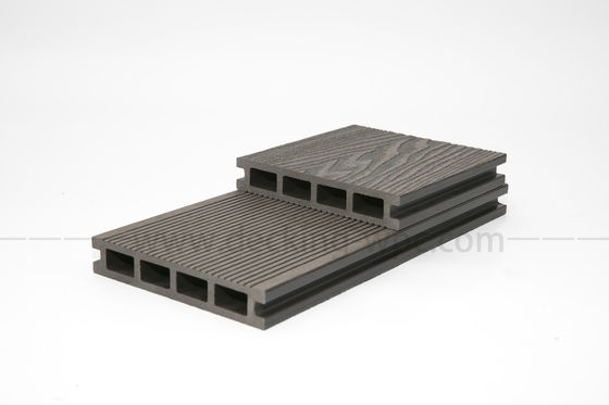 1.3%-1.4% Densità Shanghai Port di carico 3D Deep Embossed Composite WPC Decking Boards