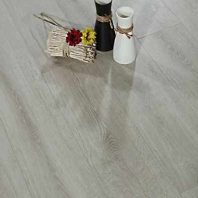 Pavimenti laminati a V-Groove eco-compatibili con stile V-Groove Edge in legno grigio nero