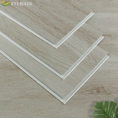 SPC pavimenti in vinile 5mm 8mm Piastrelle di lusso per il cliente
