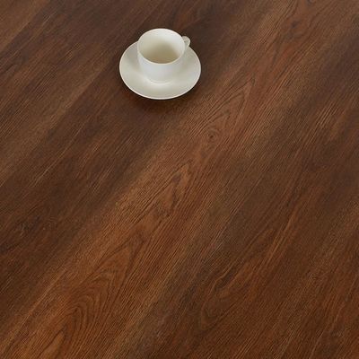 SPC pavimenti in vinile 5mm 8mm Piastrelle di lusso per il cliente