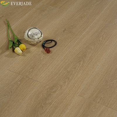SPC pavimenti in vinile 5mm 8mm Piastrelle di lusso per il cliente