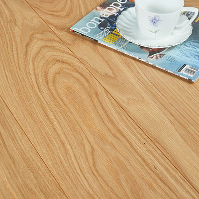 Pavimento in legno VSPC 8 mm impermeabile e ignifuge con texture naturali