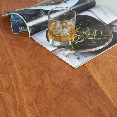 Pavimento in legno VSPC 8 mm impermeabile e ignifuge con texture naturali