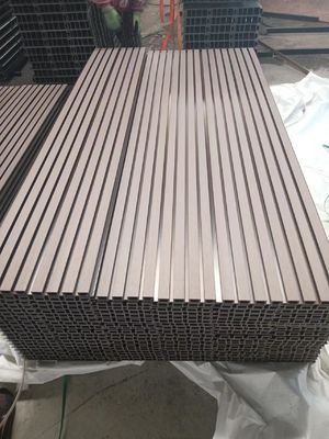 Pannelli murali decorativi in legno e plastica composita con rivestimento in WPC 3D di alta classe