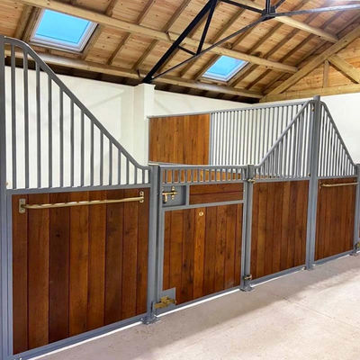 Outlet Stalle di cavalli Corsa su misura Circuito Equestre Club Recinzione Pannelli di costruzione