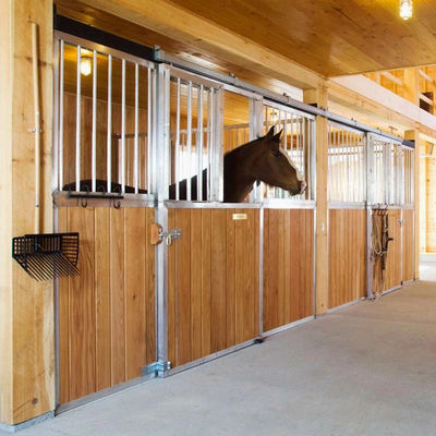 Outlet Stalle di cavalli Corsa su misura Circuito Equestre Club Recinzione Pannelli di costruzione