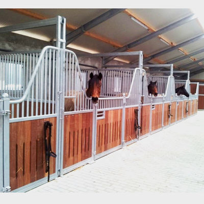 Outlet Stalle di cavalli Corsa su misura Circuito Equestre Club Recinzione Pannelli di costruzione