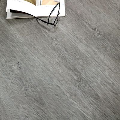 Servizi domestici Alberghi Centri commerciali Ospedali scolastici Pavimenti in PVC in PVC in legno
