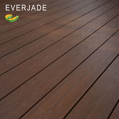 Lungo ciclo di vita In legno-plastica composito 150x25mm WPC Decking per Romanien Pool Jetty