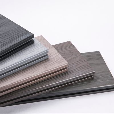 Decking composito in legno plastico esterno impermeabile con levigatura e rilievo 3D liscio
