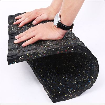 85% SBR Granuli 15%EPDM Granuli 5-15mm Pavimento di gomma per sport Personalizzabile