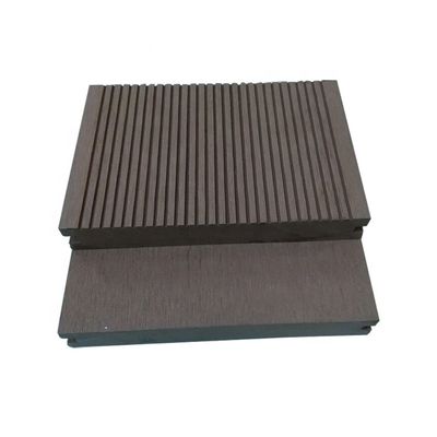 Moderna tavola da terra esterna in WPC per pavimenti di piscina resistenti alle crepe