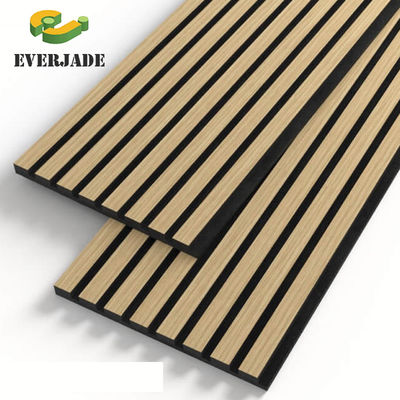 Tech Oak Walnut Veneer di legno Legno PET Assorbimento del rumore Pannelli di parete Legno Slat Pannello acustico